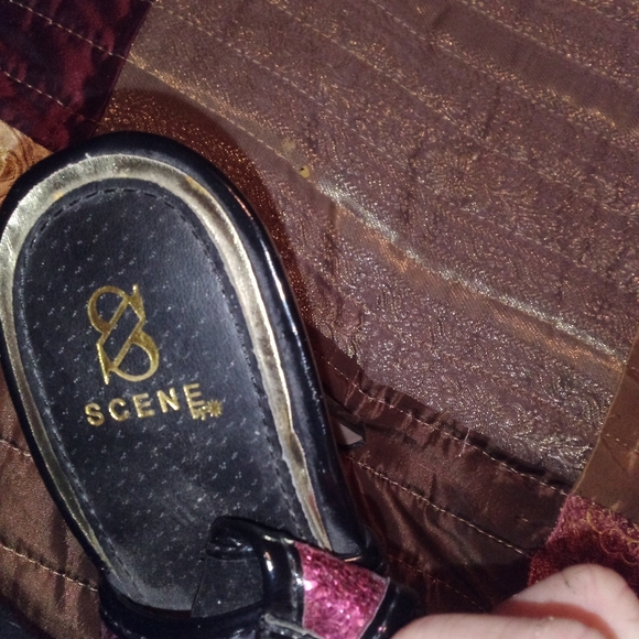 Hot pick n black heels - Picture 2 of 3